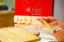 Giá vàng hôm nay 17/11: Tăng dữ dội, áp ngưỡng 62 triệu đồng