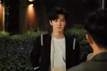 Nam diễn viên lì xì cho fan gần 500 triệu đồng 