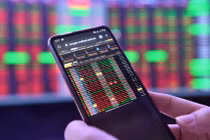 Bất ngờ đầy cảnh báo: Tiền vào ồ ạt, chứng khoán vẫn giảm mạnh