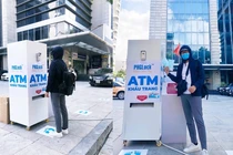 Mục sở thị “ATM khẩu trang” miễn phí đầu tiên cho người dân Hà Nội 