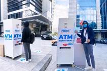 Mục sở thị “ATM khẩu trang” miễn phí đầu tiên cho người dân Hà Nội 
