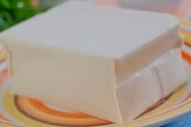 Đậu phụ có giá trị dinh dưỡng cao, nhưng 3 người này nên cố gắng ăn càng ít càng tốt