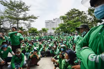 Tăng phần trích nộp gây thiệt thòi cho tài xế: Grab có sai luật?