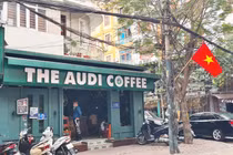 Cafe, hàng ăn ở Hà Nội "im lìm" sau chỉ thị đóng cửa phòng dịch COVID-19