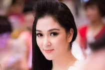 Tuổi thơ nghèo chạy lũ, chống bão của Hoa hậu Nguyễn Thị Huyền 