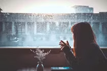 Yêu đơn phương đồng nghiệp, khi được tỏ tình tôi thấy hoang mang