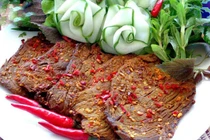 Làm theo cách này biết ngay thịt bò khô, trâu khô tẩm hóa chất