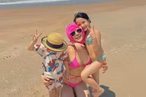 Diệp Lâm Anh diện bikini nhỏ xíu khoe thân hình bốc