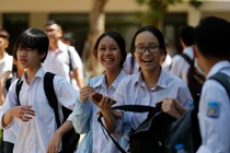 Thấy gì từ đề thi văn vào lớp 10 năm nay?