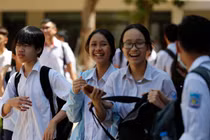 Thấy gì từ đề thi văn vào lớp 10 năm nay?