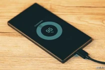 Sạc điện thoại đến 100% rồi rút phích cắm? Sai! 