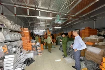 Liên tục triệt phá nhiều kho hàng giả, chỉ ngồi livestream... ngày chốt 1.000 đơn