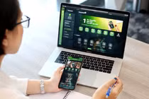 Lùm xùm từ thiện Đàm Vĩnh Hưng - Thủy Tiên, sao kê ngân hàng tại nhà thế nào?