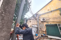 Vi phạm TTXD, Tổng công ty vận tải Hà Nội Transerco phải dỡ khung sắt, trả hiện trạng