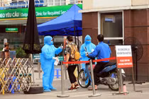 “Đồng nghiệp của tôi ở Bạch Mai chưa một ai lo sợ bị lây nhiễm Covid-19“