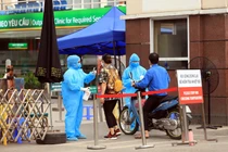 “Đồng nghiệp của tôi ở Bạch Mai chưa một ai lo sợ bị lây nhiễm Covid-19“