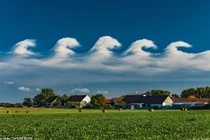 Những đám mây hình sóng hiếm gặp xuất hiện trên bầu trời châu Âu