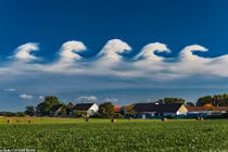 Những đám mây hình sóng hiếm gặp xuất hiện trên bầu trời châu Âu