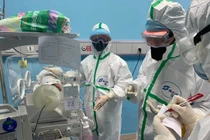 30 giờ sau sinh, em bé dương tính với 2019-nCoV, bác sĩ cảnh báo nguy cơ truyền từ mẹ sang