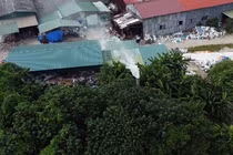 Hà Nội: Nhà xưởng, bến bãi nhếch nhác ven sông Hồng ở Ninh Sở