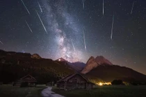 Đêm nay (13/8), Việt Nam sẽ đón đêm ngoạn mục nhất của mưa sao băng