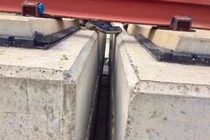 Metro số 1 bị lệch đầu dầm, có nguy cơ mất an toàn