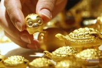 Giá vàng hôm nay 22/1: Vàng giảm giá trước quyết định của Fed