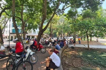 Sau lệnh tạm dừng hoạt động, quán ăn uống vỉa hè Hà Nội ra sao?