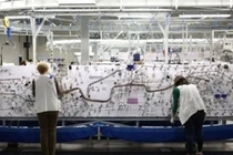 Thứ quan trọng Ukraine đang nắm giữ, nhiều công ty “đứng ngồi không yên“