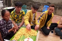 Bà Tân Vlog được dịp chiêu đãi toàn “khách sang”