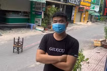Chàng trai ở TP.HCM bị phong tỏa khi đi mua đồ ăn sáng cho bạn gái