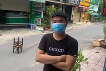 Chàng trai ở TP.HCM bị phong tỏa khi đi mua đồ ăn sáng cho bạn gái