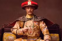 “Tự ti” về chiều cao, Càn Long từng đi giày độn 10cm? 