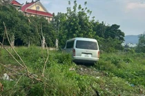 Bị CSGT Đà Nẵng tuýt còi, tài xế nhảy xuống hồ tẩu thoát