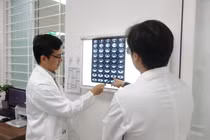 Phẫu thuật bóc khối u mỡ 5kg trong ổ bụng bệnh nhân 58 tuổi