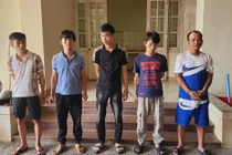 Khởi tố nhóm trai làng nổ súng tự chế để giải quyết mâu thuẫn
