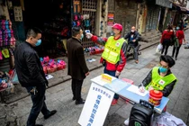 Mùa dịch Covid-19: Món đồ công nghệ còn khó mua hơn cả khẩu trang