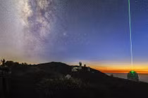 Mê mẩn thời khắc Milky Way nghiêng mình trong lúc chạng vạng