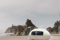 Bí ẩn bên trong ngôi nhà 6m2 hình trứng, dùng năng lượng mặt trời