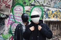 Độc đáo khẩu trang full-face bảo danh tính của người dùng