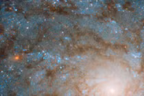 Hubble chụp dấu vân tay của một thiên hà thiếu máu