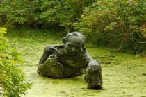 Gặp ác mộng với công viên toàn tượng đáng sợ 