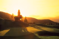 Ngắm sân golf đậm chất Châu Âu giữa lòng xứ sở hoa Anh Đào