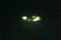 Nhân chứng kể chuyện UFO hình đĩa năm khối sáng bí ẩn