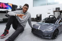 Tròn mắt ngắm dàn PC khủng thiết kế nằm gọn trong siêu xe mini