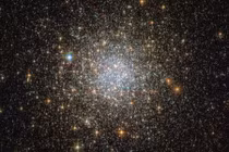 Ngắm cụm sao hình cầu 1466 rực rỡ trong hình ảnh mới