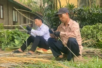 Ngôi nhà của người Hà Nhì được sửa chữa ngay giữa lòng Hà Nội