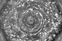 Ấn tượng loạt ảnh sao Thổ mới nhất của NASA (1)