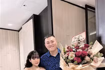 Cuộc sống ít biết của vợ chồng youtuber sở hữu toàn món đồ đắt đỏ