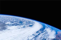 Kinh ngạc nhìn hình ảnh Trái đất ngoài vũ trụ chụp từ điện thoại 100 Mega pixel